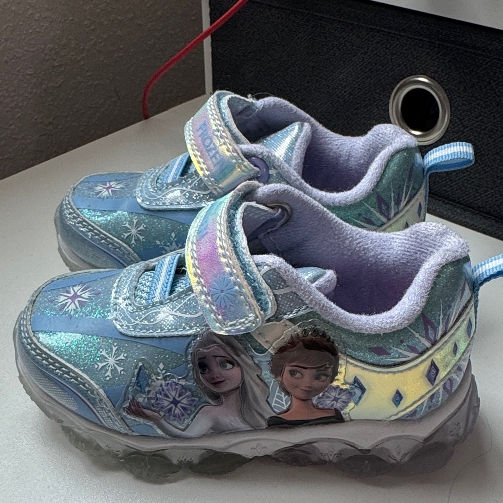 Disney Frozen Kids Sneakers Light up - Blue and Silver